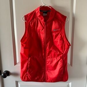 Nike Running Vest Women XL Red Polyfill Lightweight Jacket Full Zip 689256